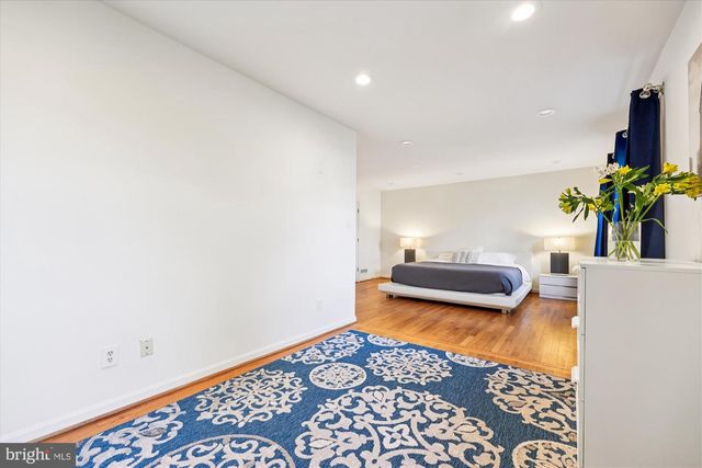 9304 BELLS MILL RD, Potomac, MD 20854