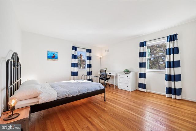 9304 BELLS MILL RD, Potomac, MD 20854