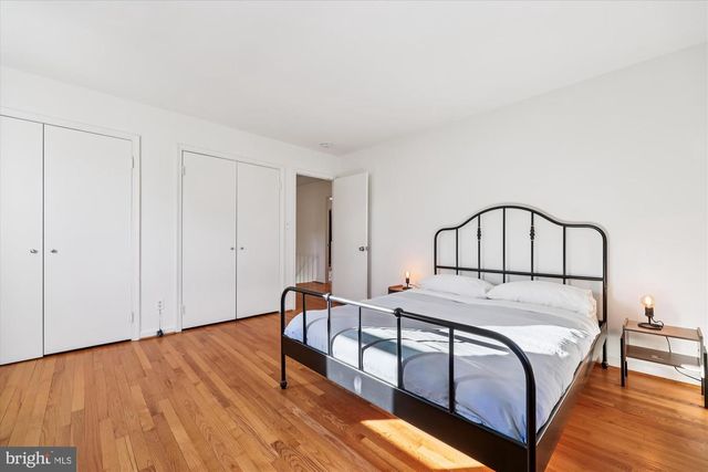 9304 BELLS MILL RD, Potomac, MD 20854