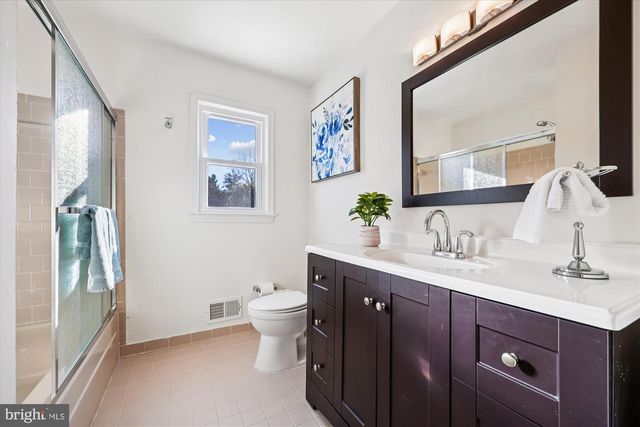 9304 BELLS MILL RD, Potomac, MD 20854