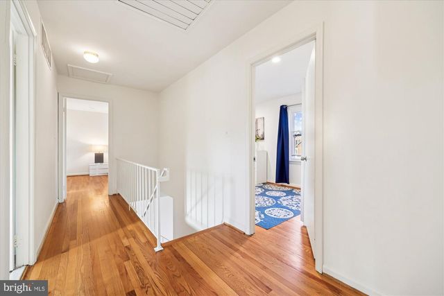 9304 BELLS MILL RD, Potomac, MD 20854