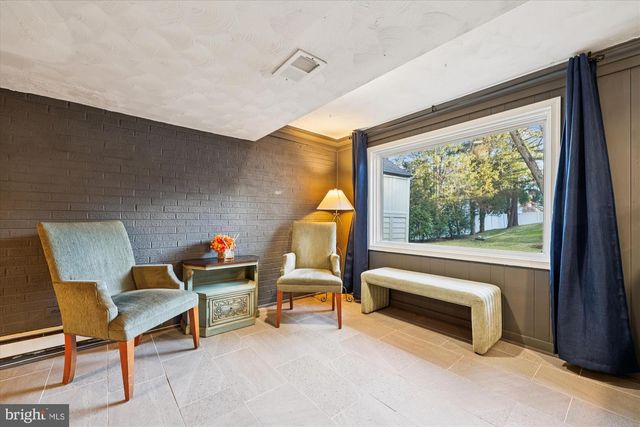 9304 BELLS MILL RD, Potomac, MD 20854