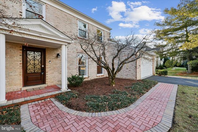 9304 BELLS MILL RD, Potomac, MD 20854