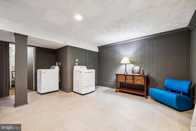 9304 BELLS MILL RD, Potomac, MD 20854