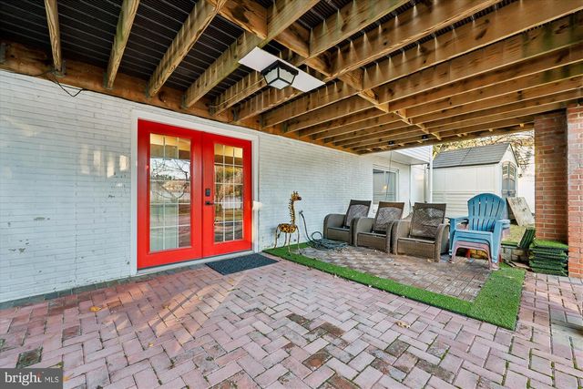 9304 BELLS MILL RD, Potomac, MD 20854