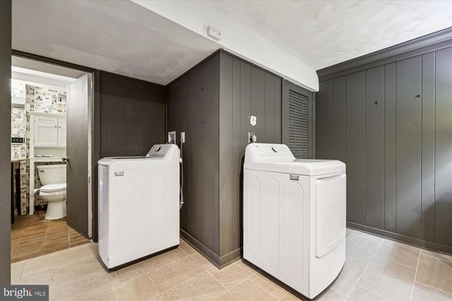 9304 BELLS MILL RD, Potomac, MD 20854