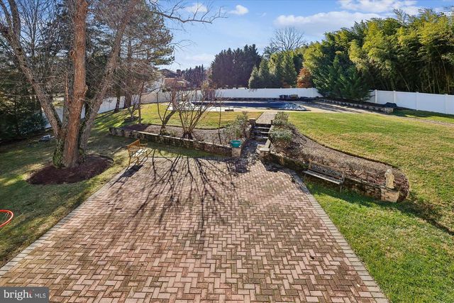 9304 BELLS MILL RD, Potomac, MD 20854