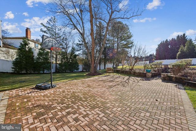 9304 BELLS MILL RD, Potomac, MD 20854