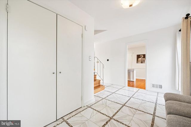 9304 BELLS MILL RD, Potomac, MD 20854