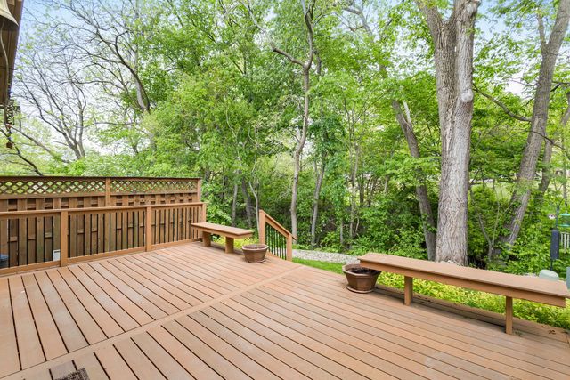 9045 ARCHER Avenue, Willow Springs, IL 60480