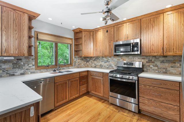 9045 ARCHER Avenue, Willow Springs, IL 60480