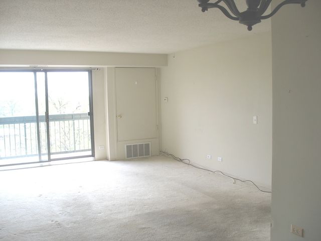 1840 Huntington Boulevard 607, Hoffman Estates, IL 60169