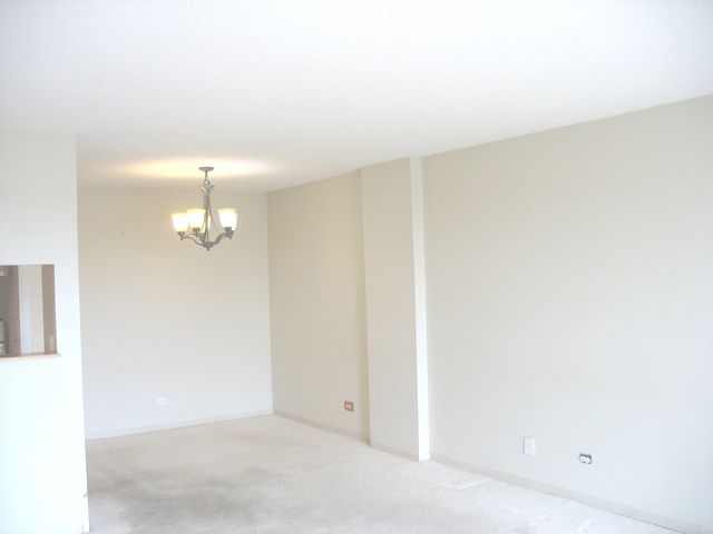 1840 Huntington Boulevard 607, Hoffman Estates, IL 60169