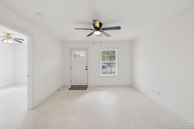 1349 Rivas St, San Antonio, TX 78207