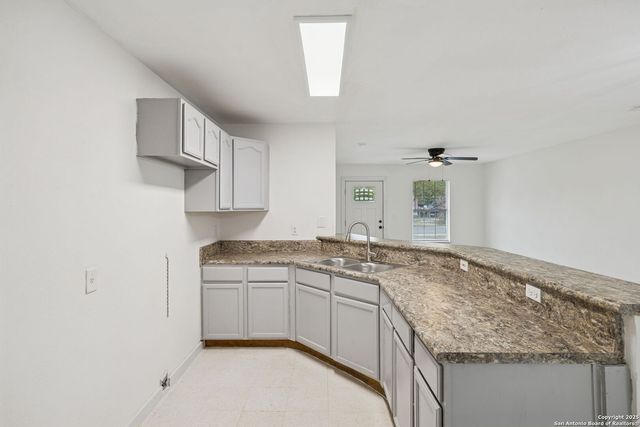 1349 Rivas St, San Antonio, TX 78207