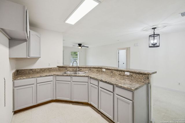 1349 Rivas St, San Antonio, TX 78207