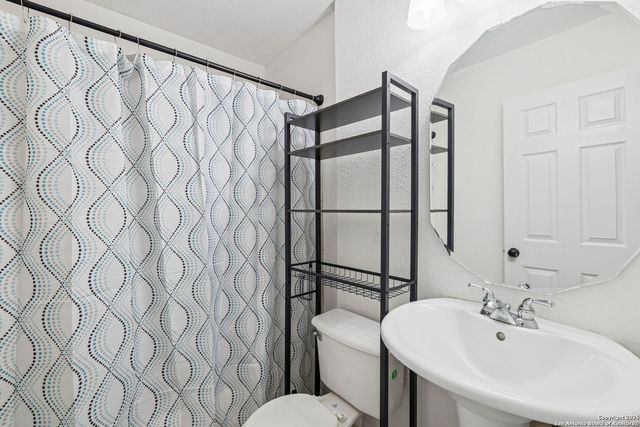 1349 Rivas St, San Antonio, TX 78207