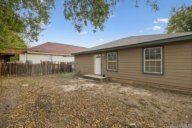 1349 Rivas St, San Antonio, TX 78207