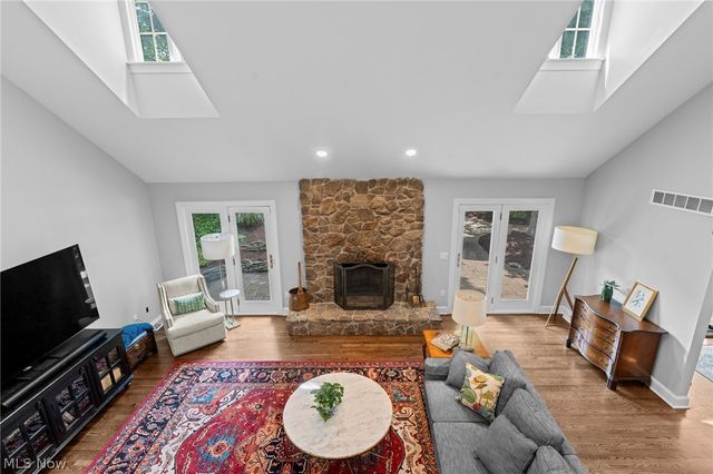 20 Solether Lane, Chagrin Falls, OH 44022