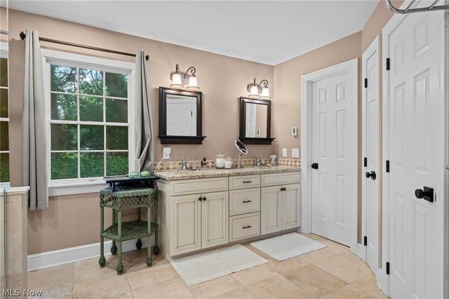 20 Solether Lane, Chagrin Falls, OH 44022