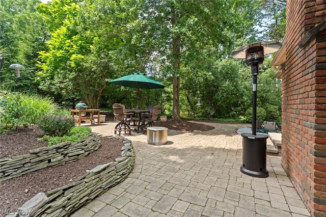 20 Solether Lane, Chagrin Falls, OH 44022