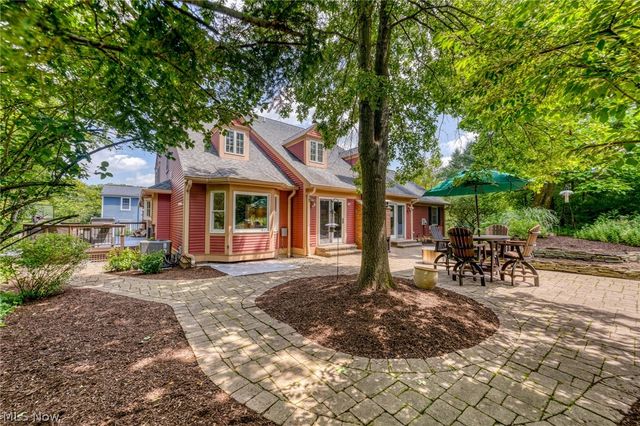 20 Solether Lane, Chagrin Falls, OH 44022