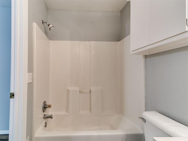 2000 Sunrise Drive, Moore, OK 73160