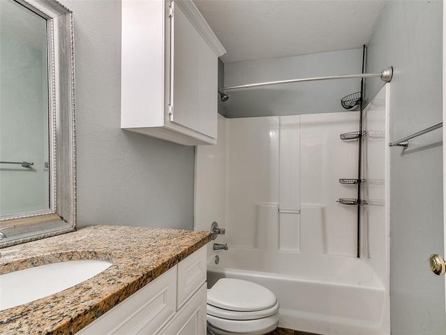 2000 Sunrise Drive, Moore, OK 73160