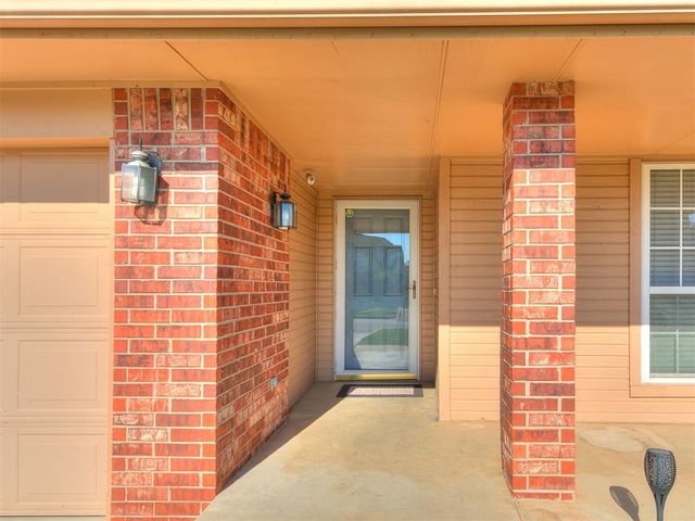 2000 Sunrise Drive, Moore, OK 73160