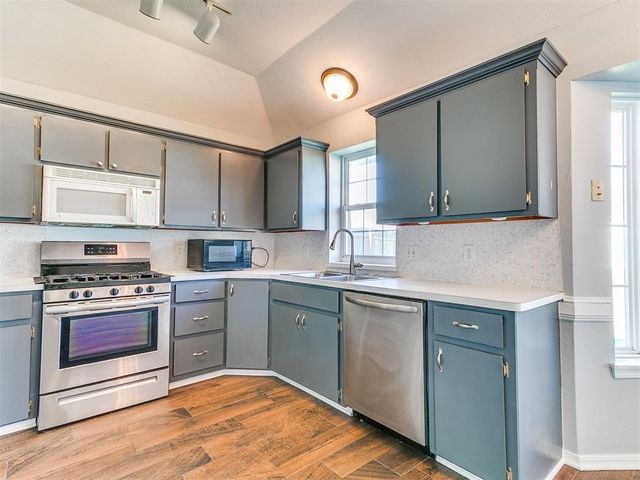 2000 Sunrise Drive, Moore, OK 73160