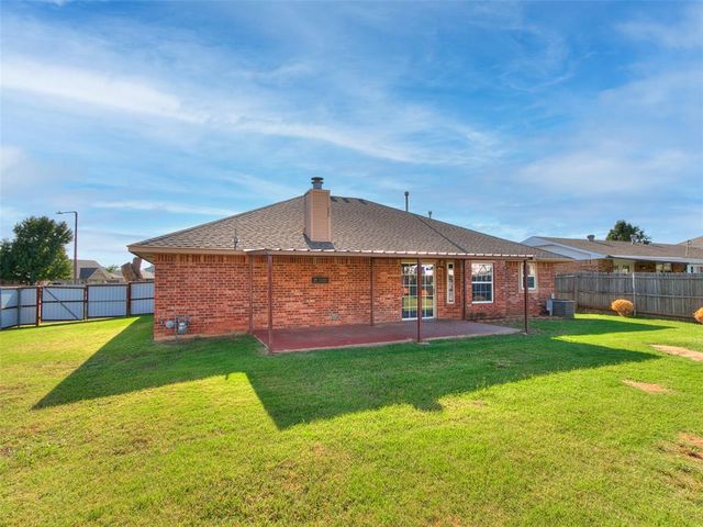 2000 Sunrise Drive, Moore, OK 73160
