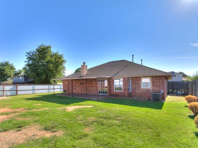 2000 Sunrise Drive, Moore, OK 73160