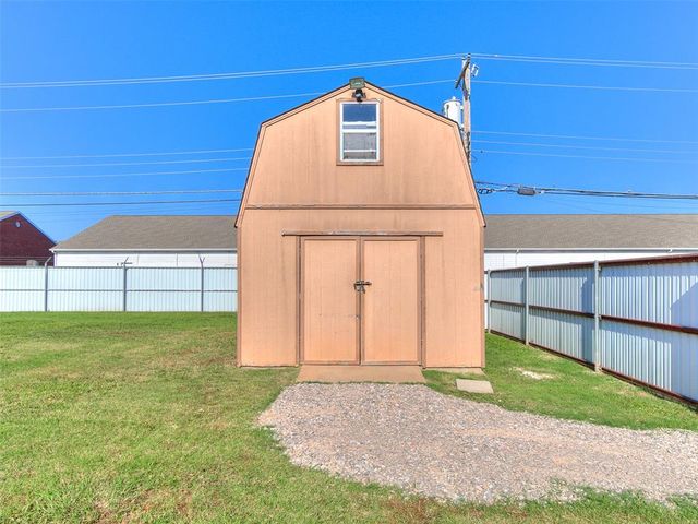 2000 Sunrise Drive, Moore, OK 73160