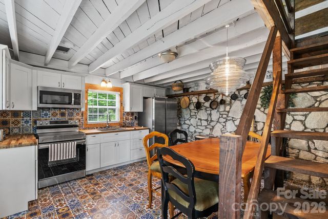 285 Glenaire Drive, Mars Hill, NC 28754