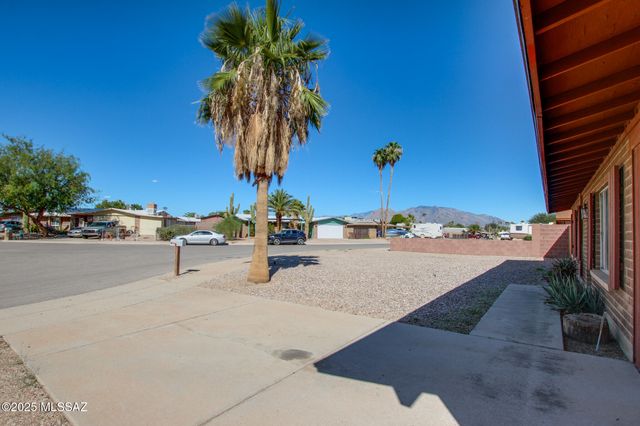 3725 W Brambly Drive, Tucson, AZ 85741