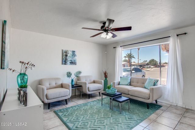 3725 W Brambly Drive, Tucson, AZ 85741