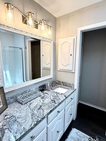 408 Lonestar Ln, Hideaway, TX 75771
