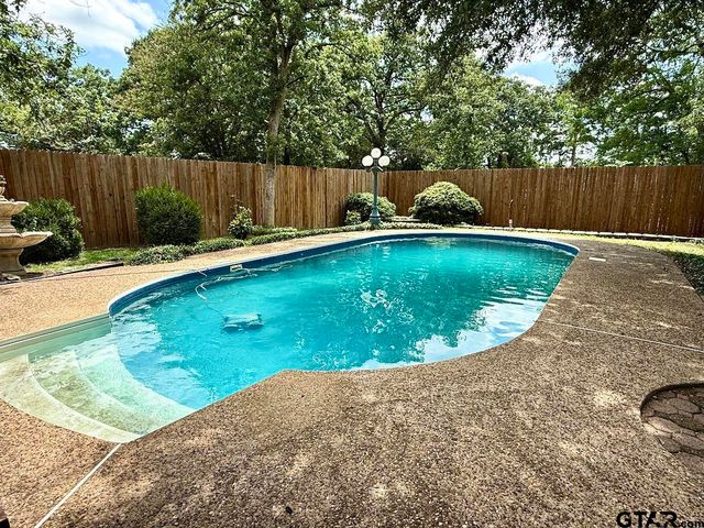 408 Lonestar Ln, Hideaway, TX 75771
