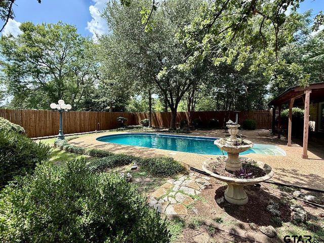 408 Lonestar Ln, Hideaway, TX 75771