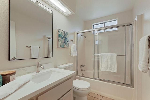 961 Countryside Dr, Turlock, CA 95380