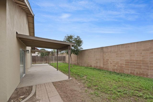 961 Countryside Dr, Turlock, CA 95380