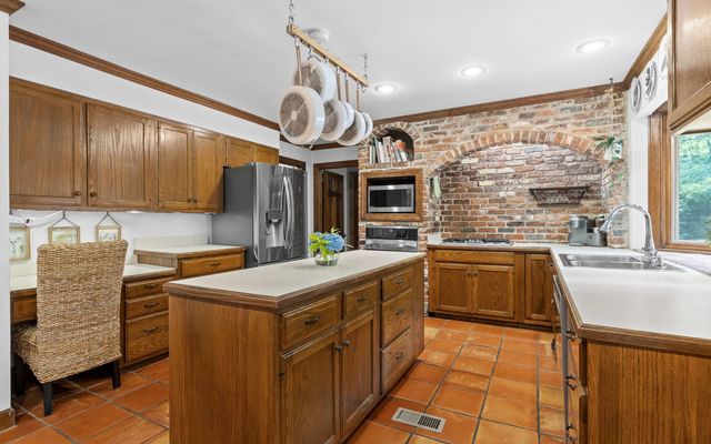 403 Dunsinane Road, Signal Mountain, TN 37377