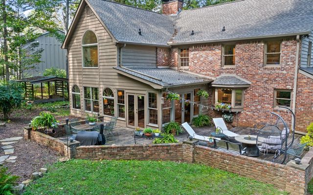 403 Dunsinane Road, Signal Mountain, TN 37377