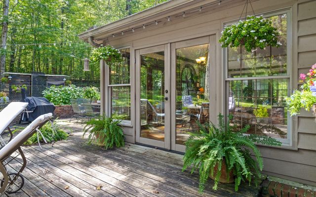 403 Dunsinane Road, Signal Mountain, TN 37377