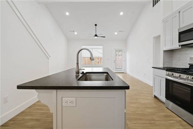 646 Sun Meadows Loop, Centerton, AR 72719