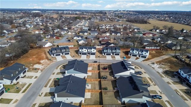 646 Sun Meadows Loop, Centerton, AR 72719