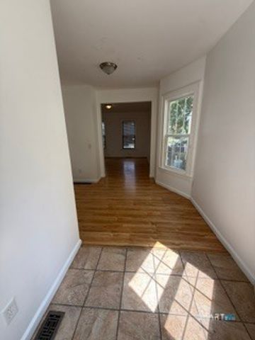 138 Greenwich Avenue, New Haven, CT 06519