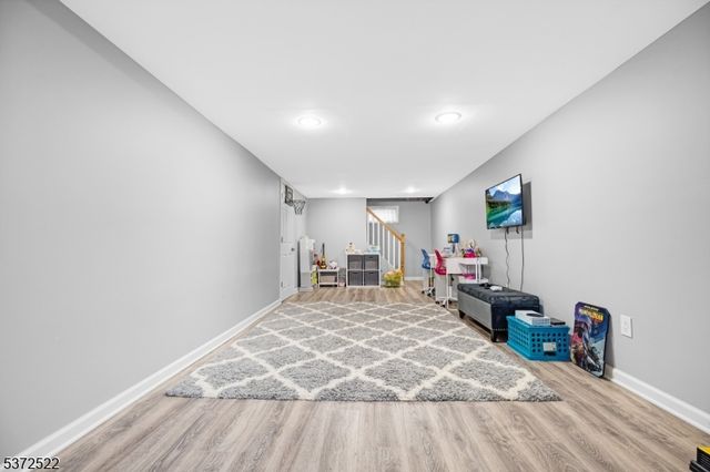 41 Oakley Way, Wayne Twp., NJ 07470