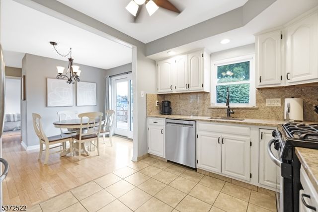 41 Oakley Way, Wayne Twp., NJ 07470