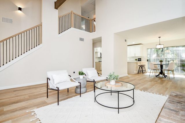 21 Edgewood Forest Ct, The Woodlands, TX 77381